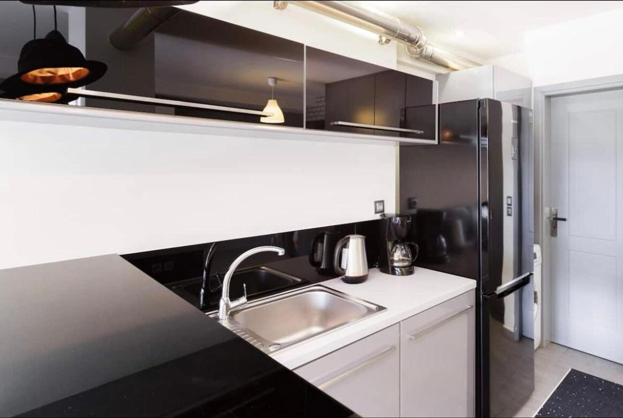 Stylish Boutique Loft With Private Balcony Lejlighed Athen Eksteriør billede