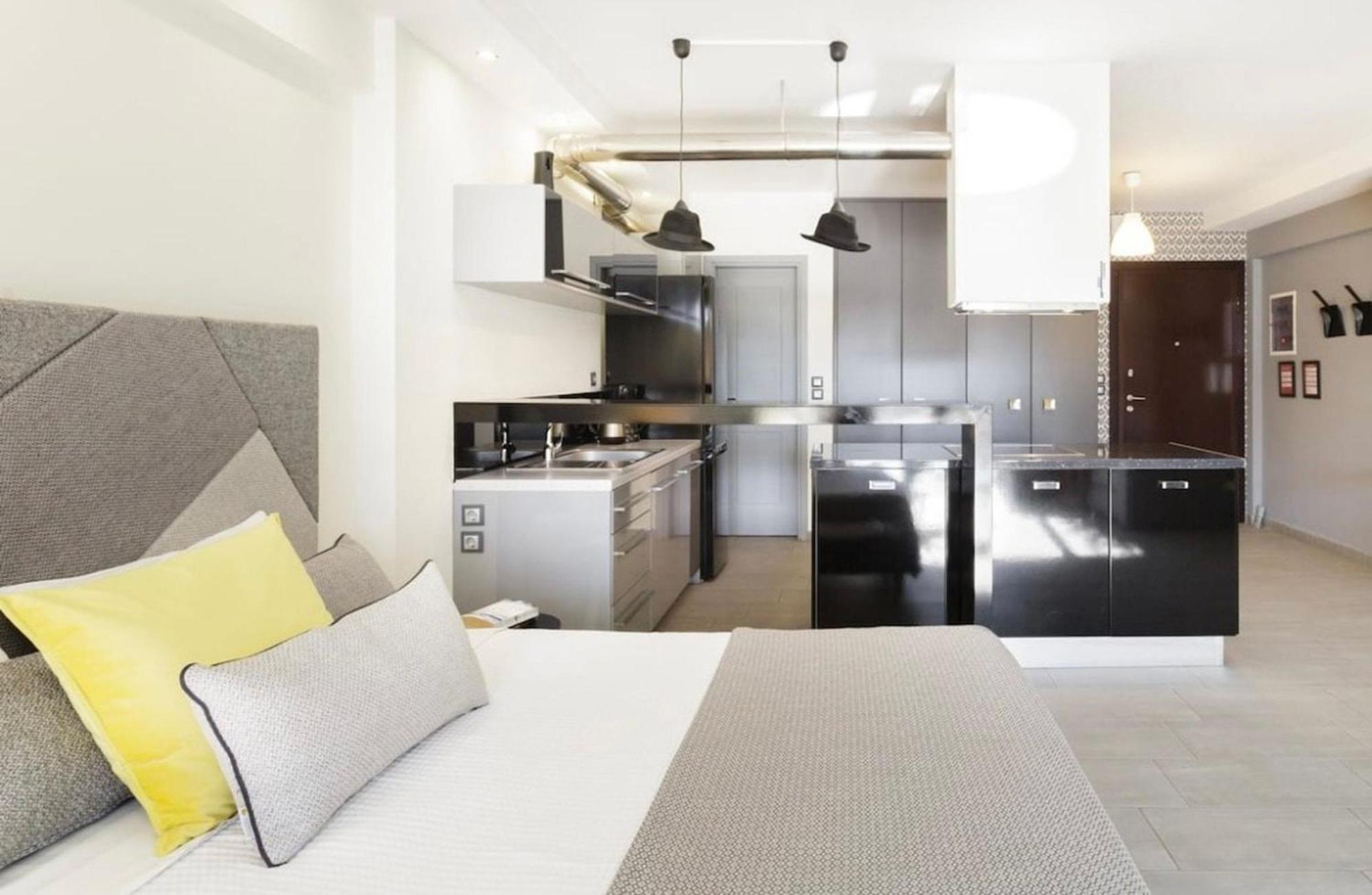 Stylish Boutique Loft With Private Balcony Lejlighed Athen Eksteriør billede